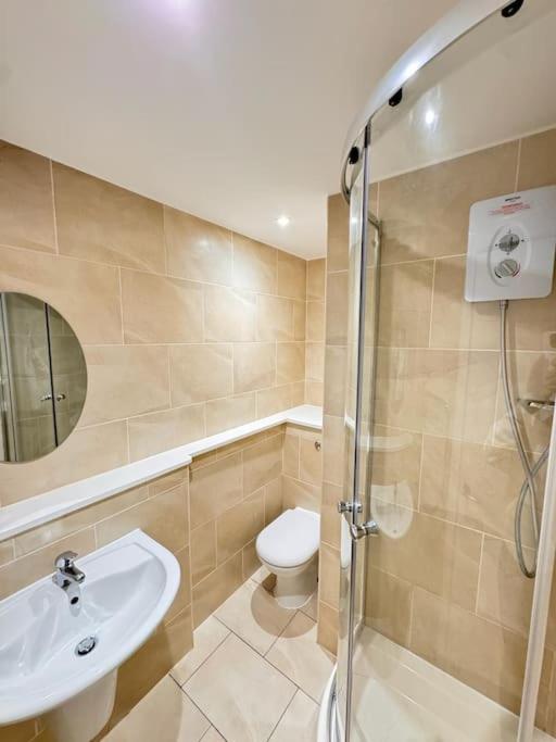 Apartment Gorgeous 2 Bed With Free Parking Near, Sefton Park, Palm House, Lark Lane, And Everton Football Clubs *