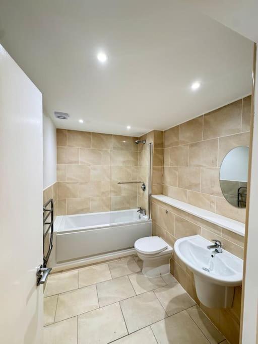 Gorgeous 2 Bed With Free Parking Near, Sefton Park, Palm House, Lark Lane, And Everton Football Clubs Apartment Liverpool